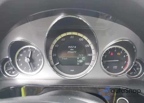 2010 Mercedes-Benz E 350 из США, поврежденный, VIN WDDHF5GB9AA080194